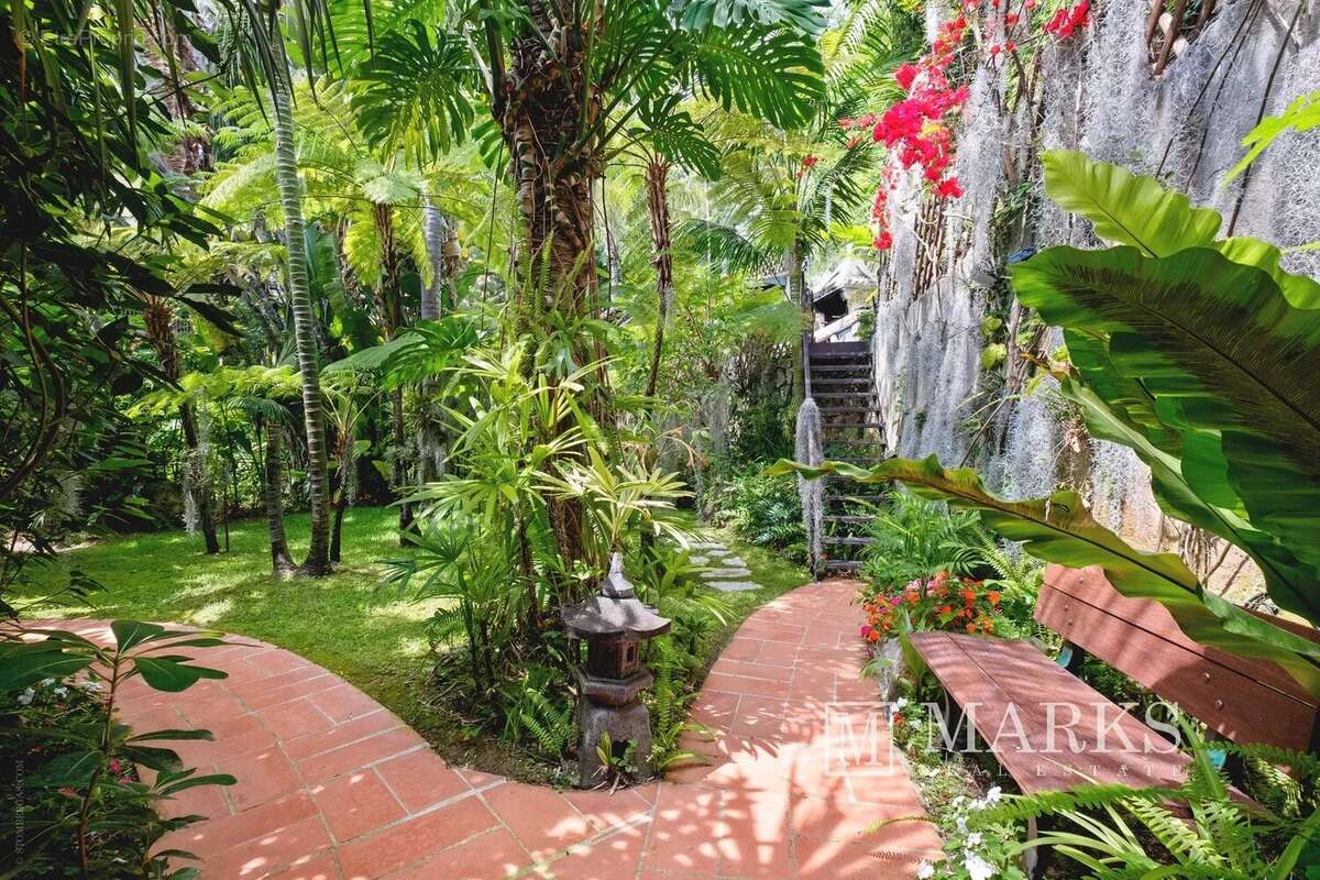 Magnifique propriété dans un jardin exotique - photo 29