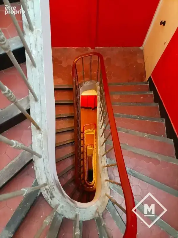 Marseille 2ème - Charme de l'ancien sous les toits, dernier étage lumineux - photo 9
