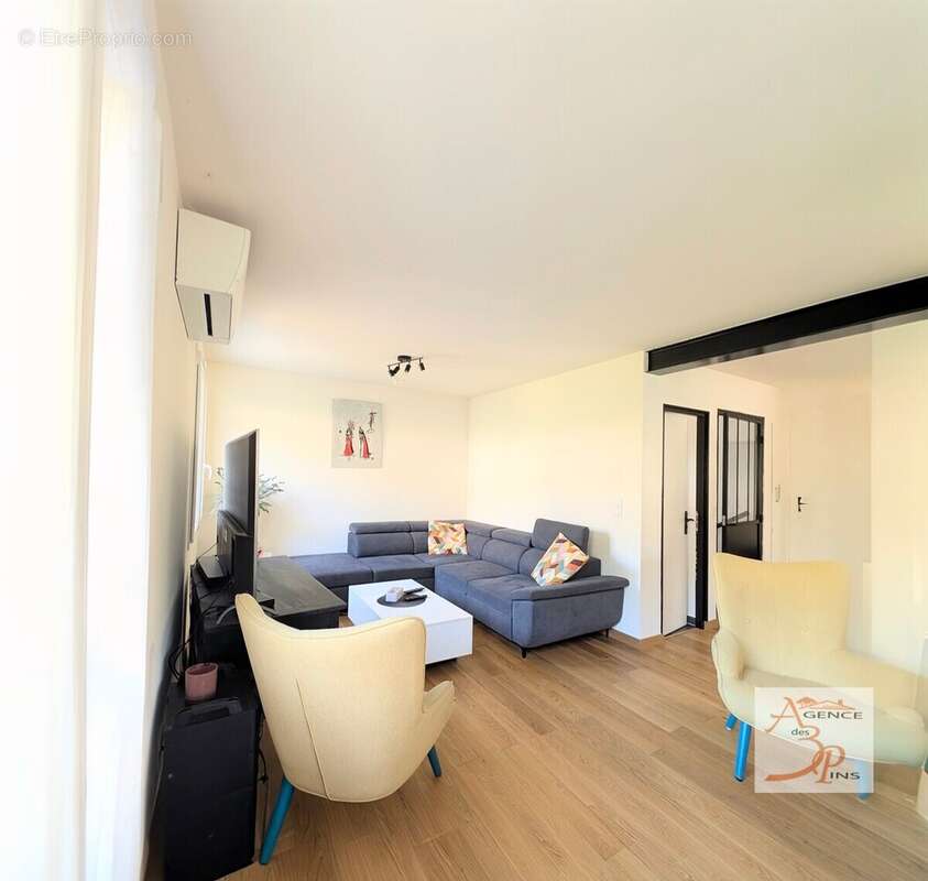 Maison à COLLOBRIERES