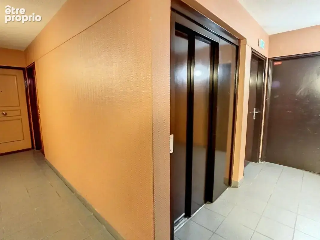 Studio Les Andelys  À Vendre - Balcon et ascenseur - photo 11