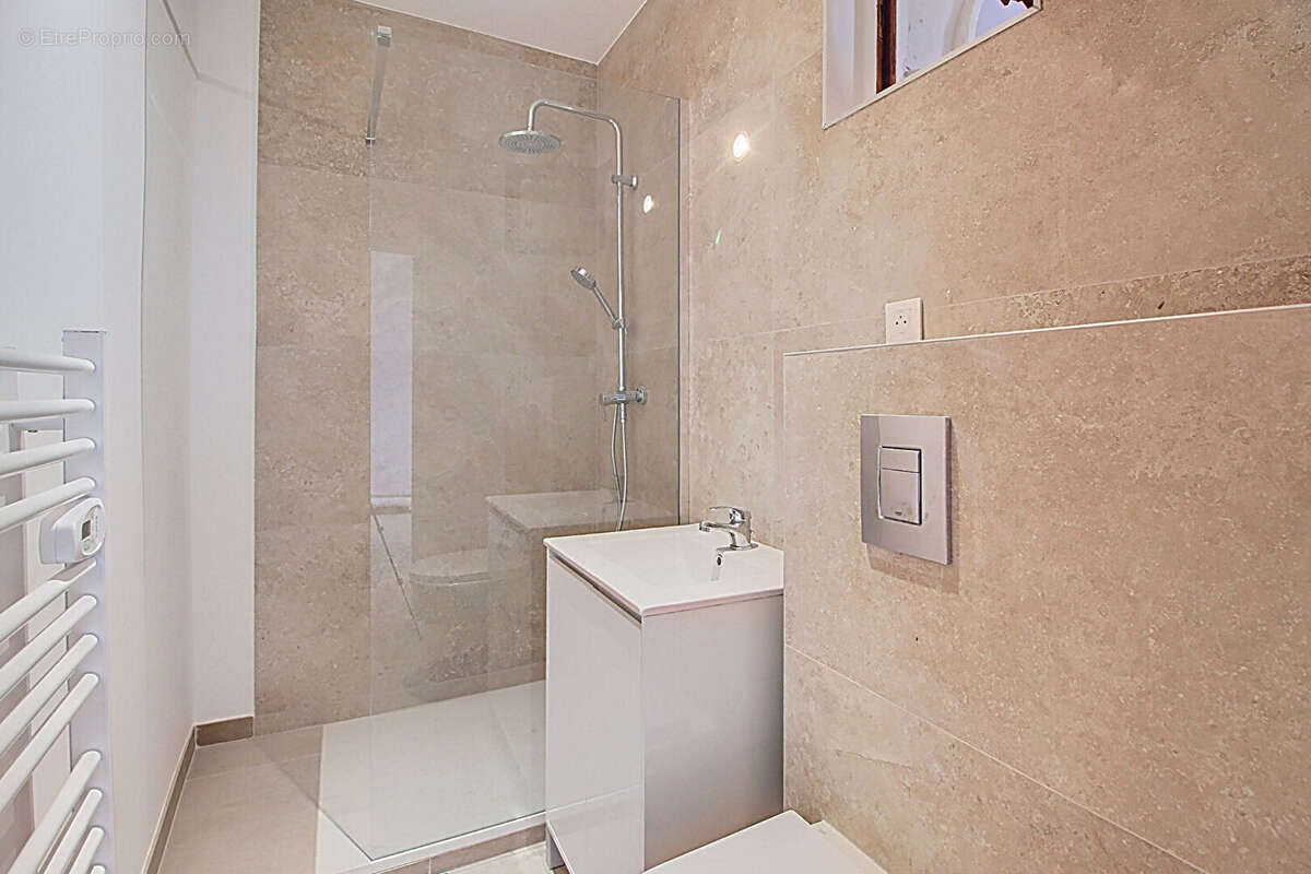 Appartement à LORGUES