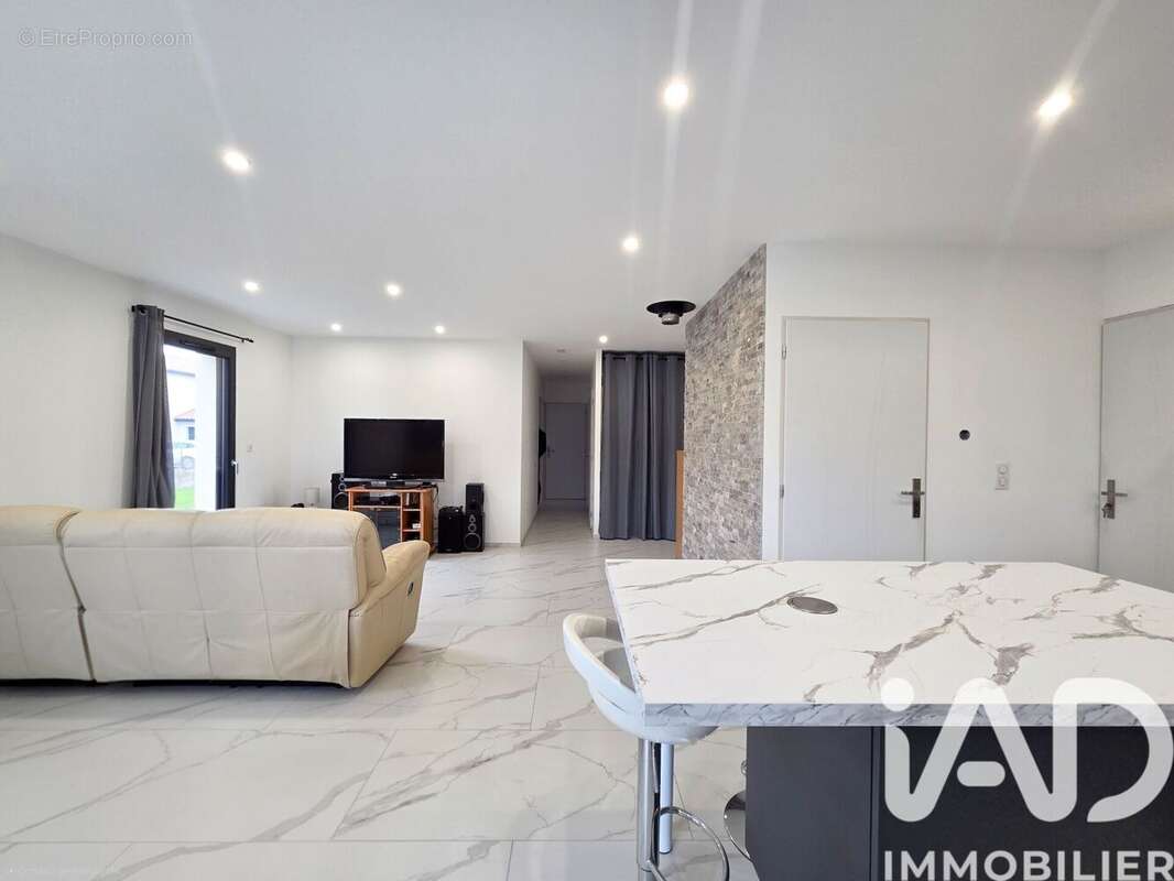 Photo 5 - Maison à SAINT-SIMEON-DE-BRESSIEUX