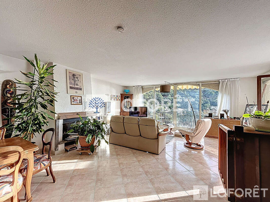 Appartement à ROQUEBRUNE-CAP-MARTIN