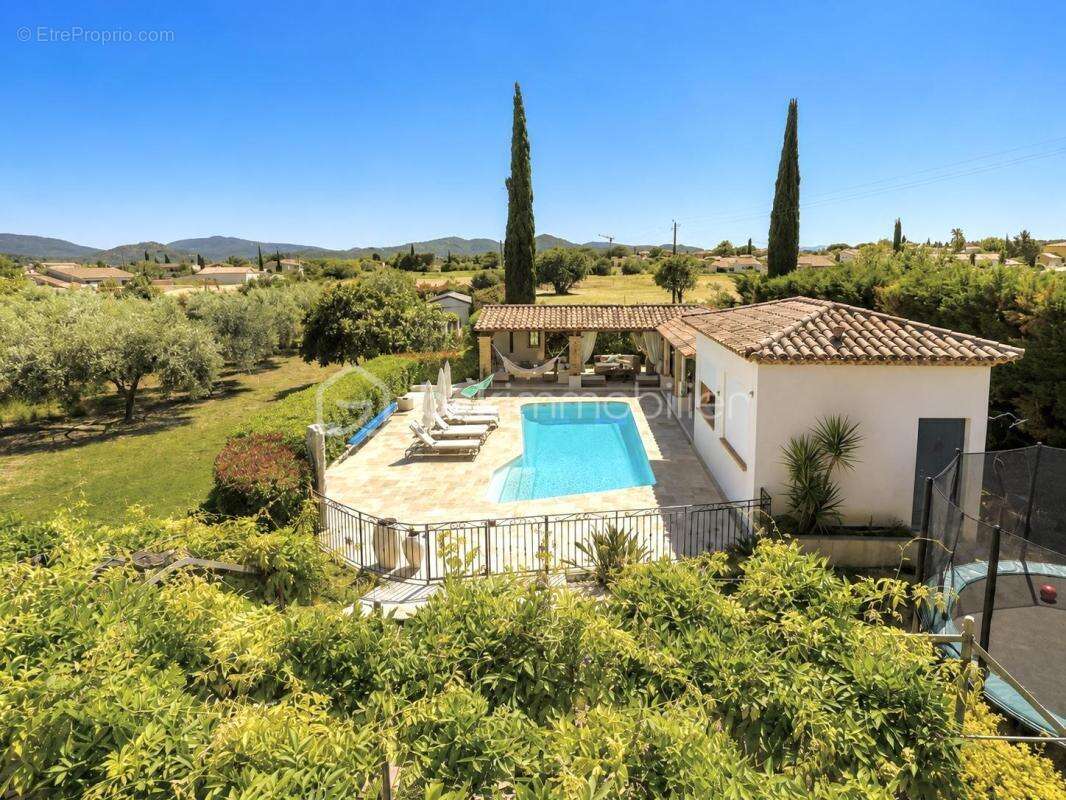 Maison à LE MUY