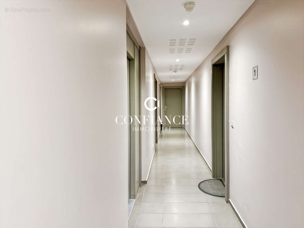 Appartement à VILLENEUVE-LOUBET