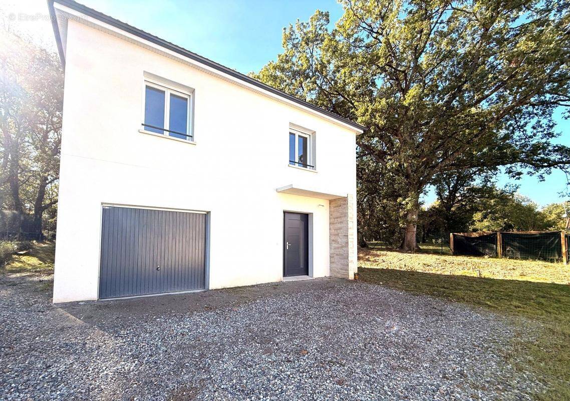 Maison à BRAX