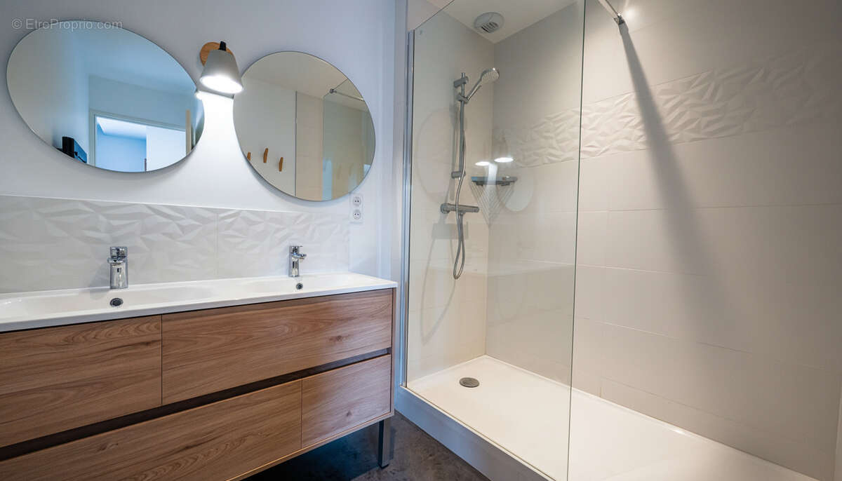 Maison à SAINT-LAURENT-DE-MURE