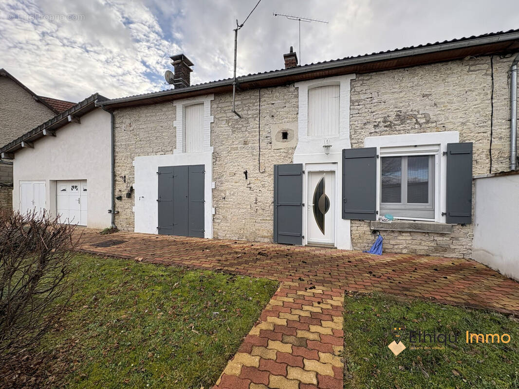 Maison à BAYEL