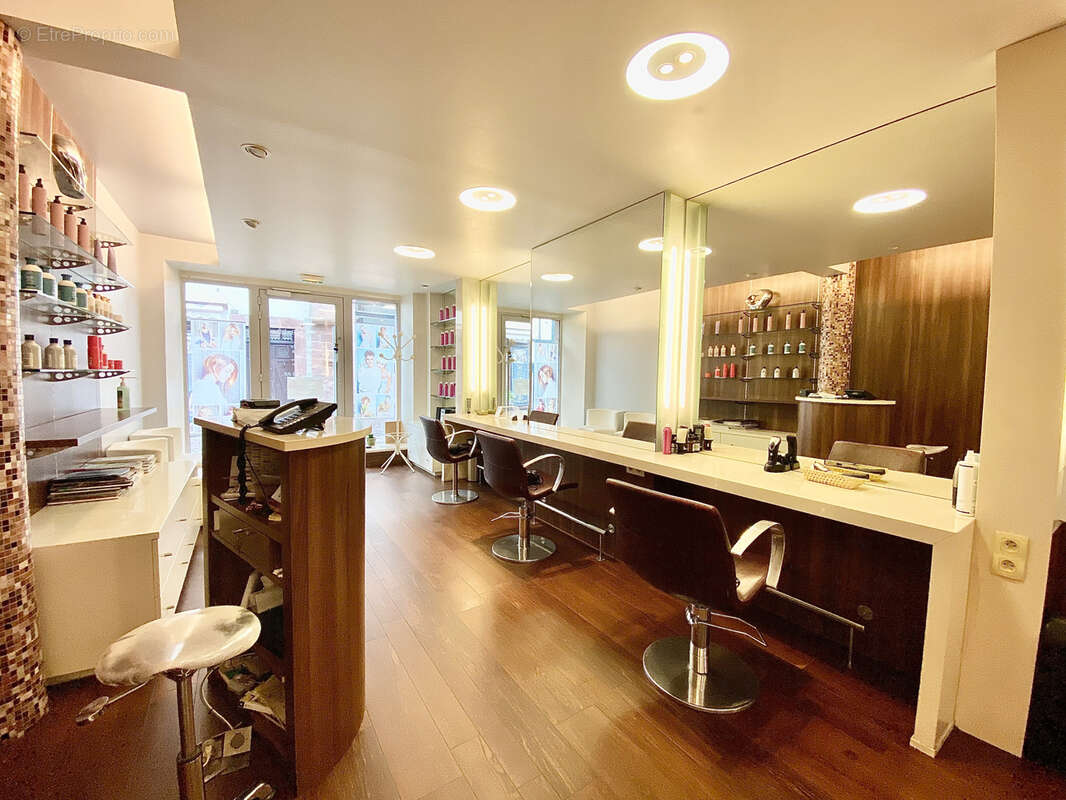 Commerce à SAINT-JEAN-PIED-DE-PORT