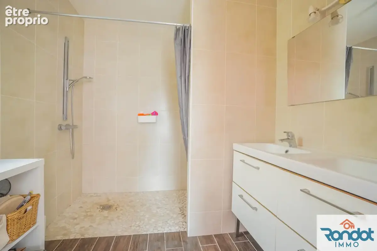 Maison 208m2 / 7 pieces / 5 chambres / terrain 728m2 - photo 6