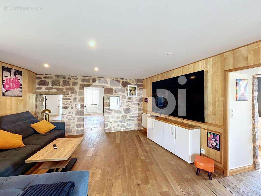 Maison de caractère en pierre de brasier ! AGENCE ORPI BRIVE RD - photo 7