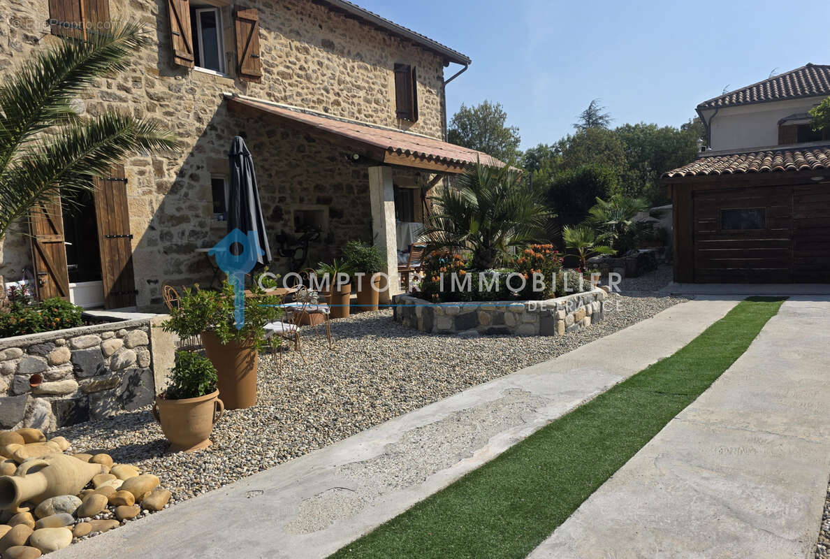 07 - jaujac - propriete en pierres  - 2 logments - sur 1774 m2  de terrain - photo 17