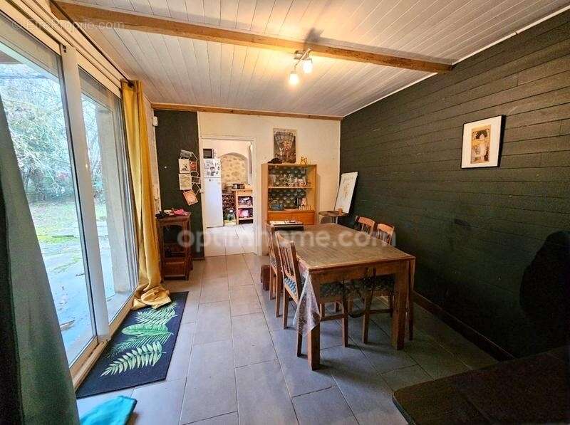 Maison plain-pied, 80 m², deux chambres au cœur du quartier de Saint cybard. ANGOULEME (16) - photo 11