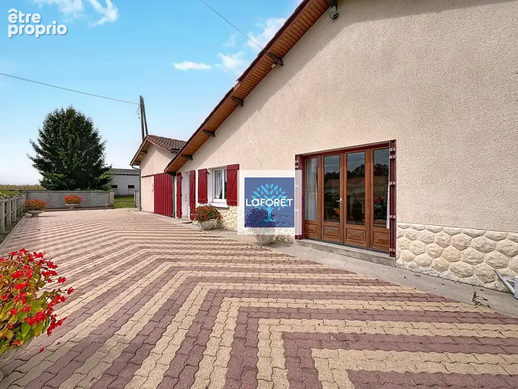 Maison de plain pied, 3 chambres, dépendances et jardin autour - photo 11