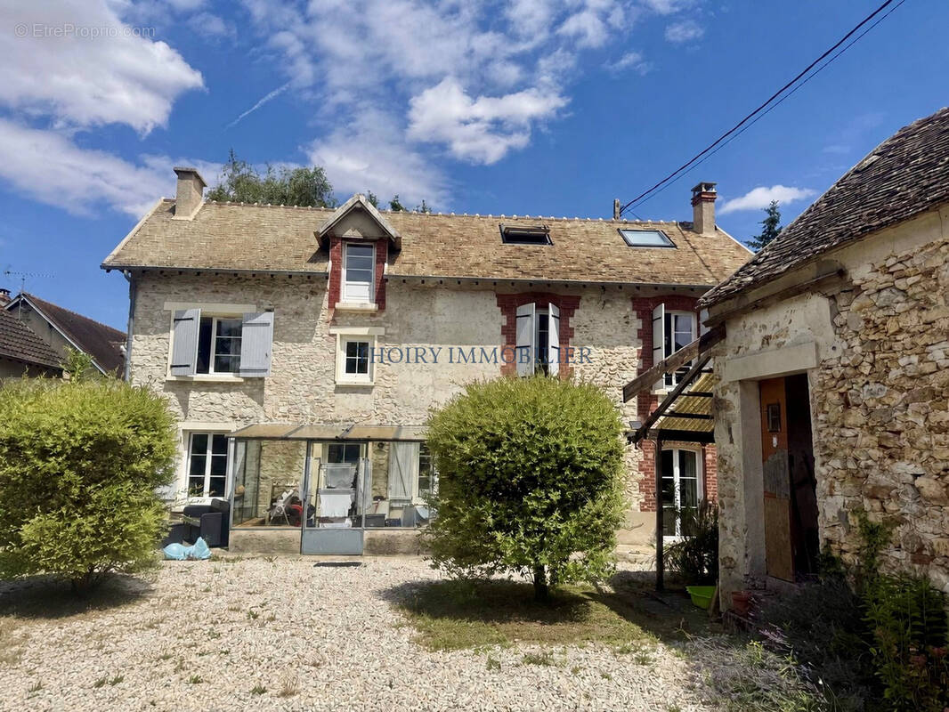 Maison à NEAUPHLE-LE-CHATEAU