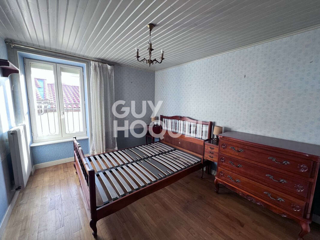 Maison à LA ROCHE-BLANCHE