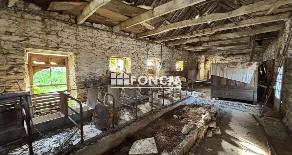Maison à PLONEVEZ-PORZAY