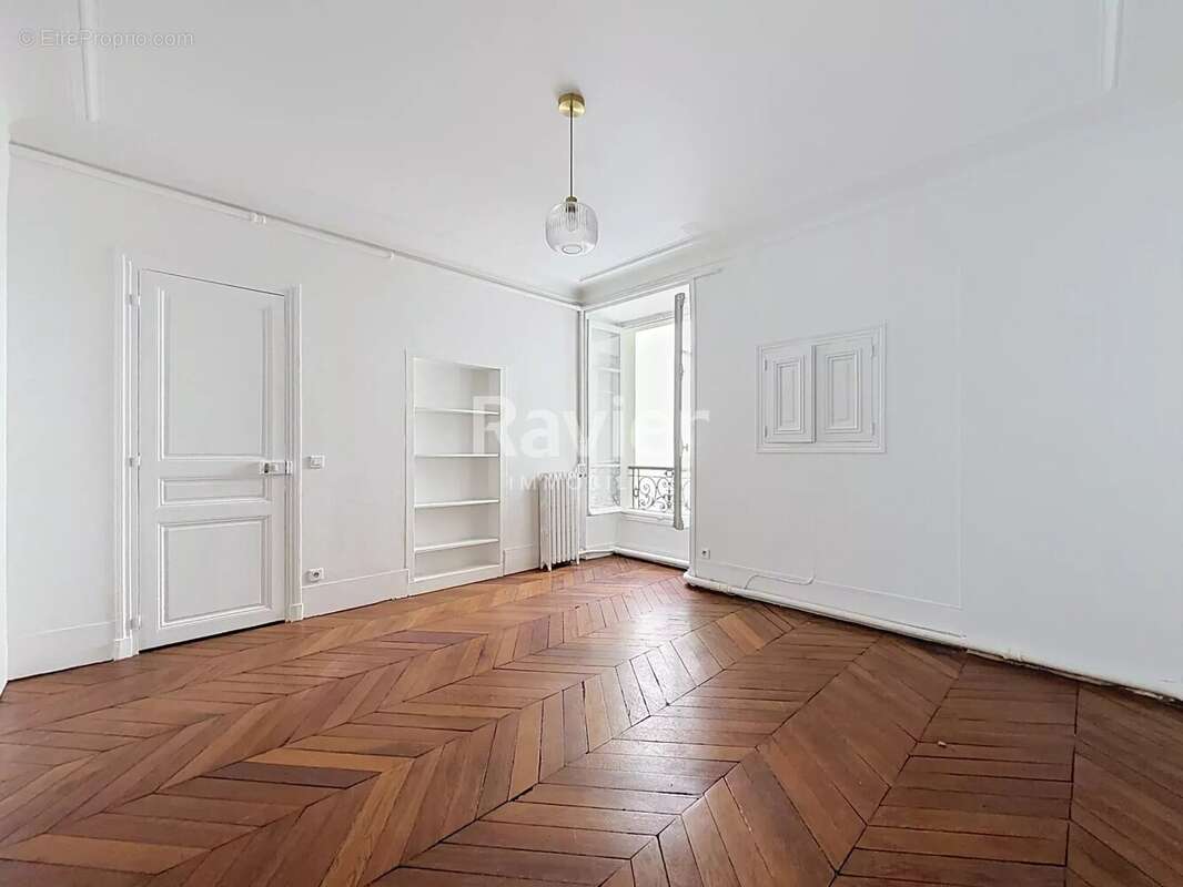 Appartement à PARIS-1E