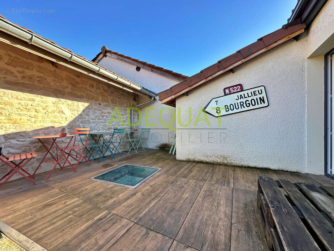 Appartement à BOURGOIN-JALLIEU
