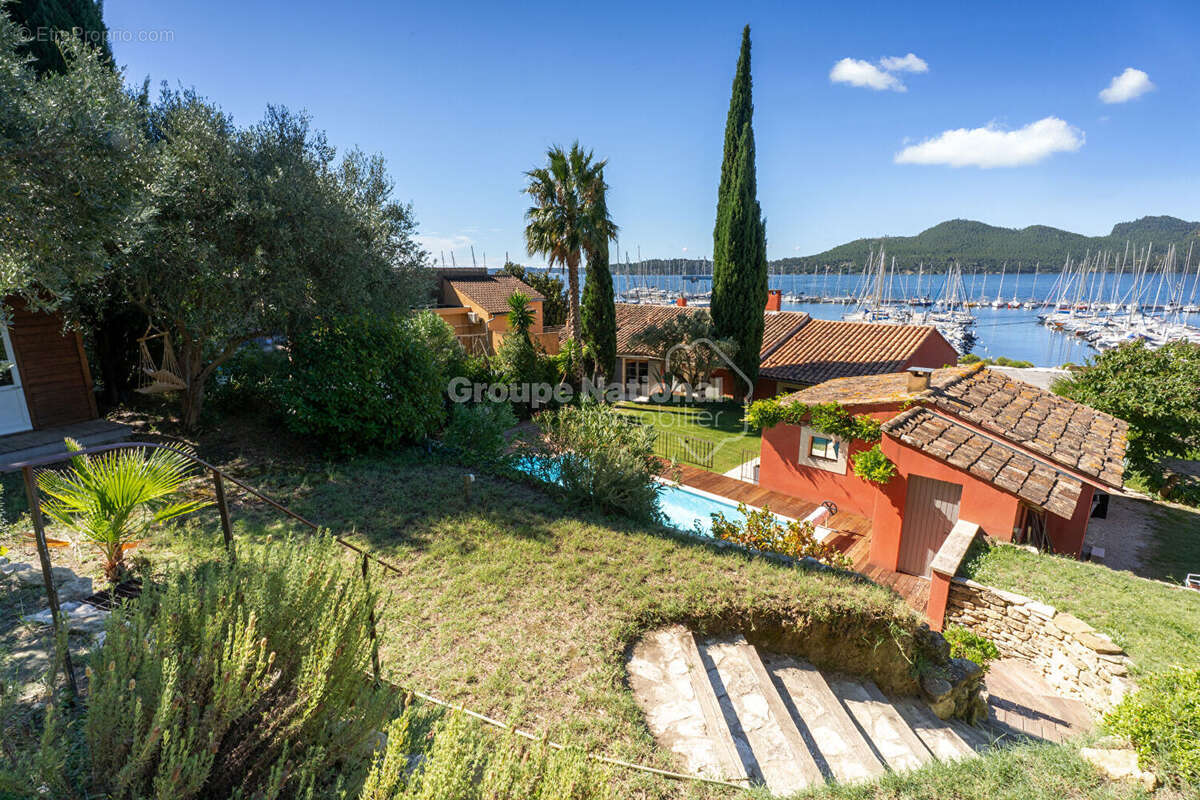 Maison à SAINT-CHAMAS