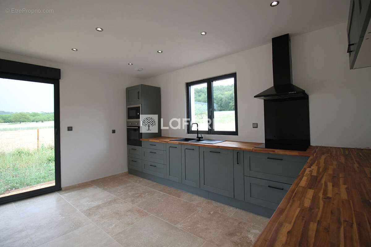 Maison Saint-pierre-de-cÔle 4 pièce(s) 110 m2 - photo 6