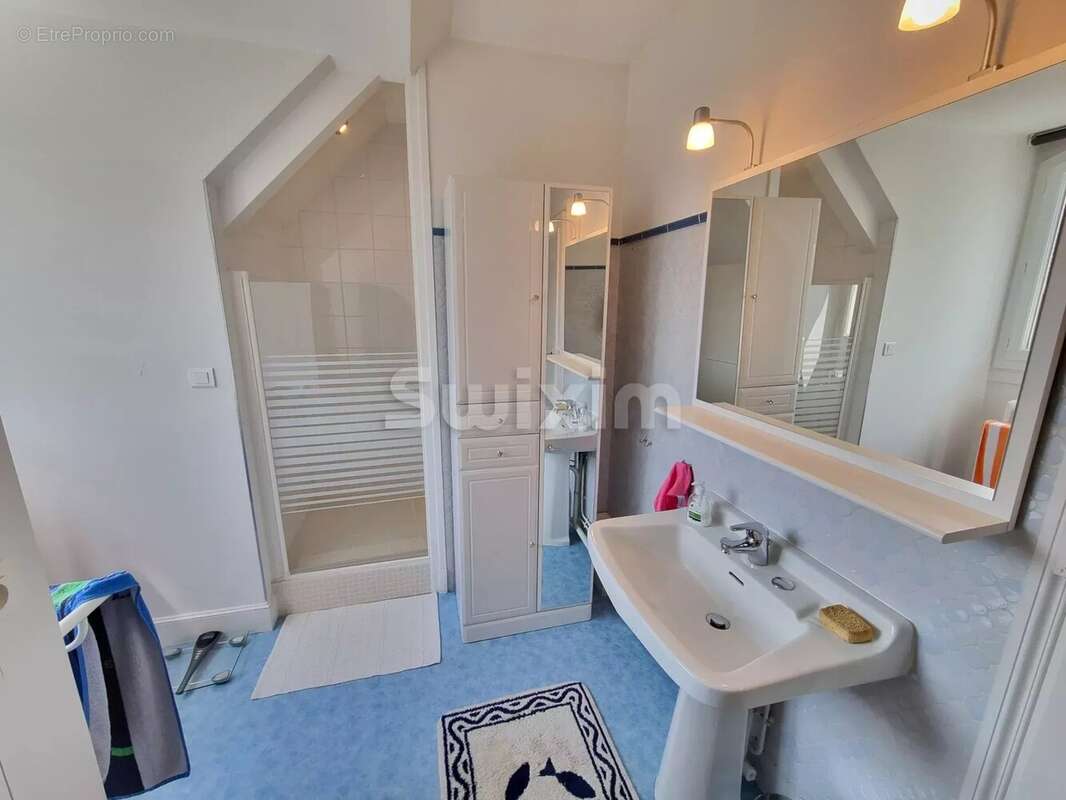 Maison à VARENNES-VAUZELLES