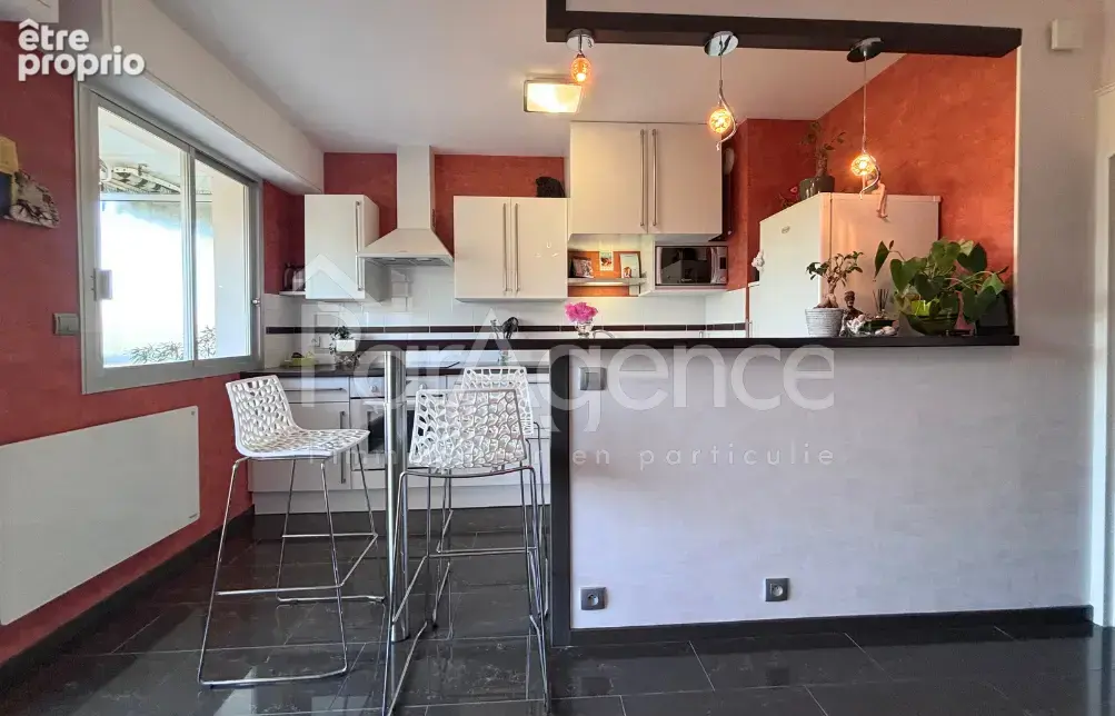 Appartement - 200 m plage de Nauzan - Parking - photo 4