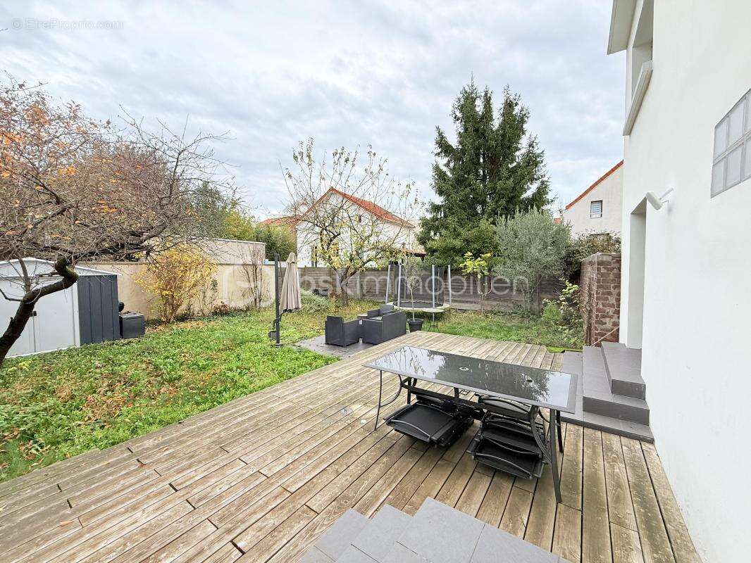 Maison à LE PERREUX-SUR-MARNE