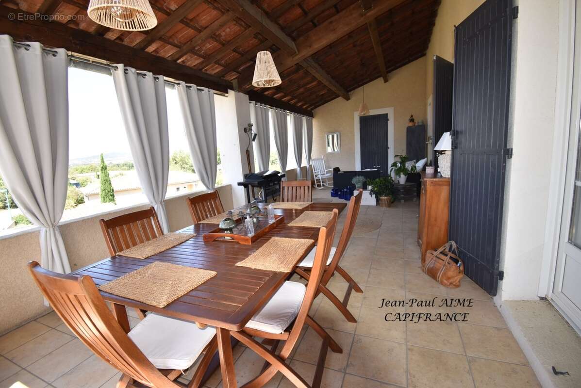 BARJAC – Une propriété de 210 m2 dont un appartement de 70 m2 avec panorama sur les Cévennes, à quelques pas du cœur du village - photo 5