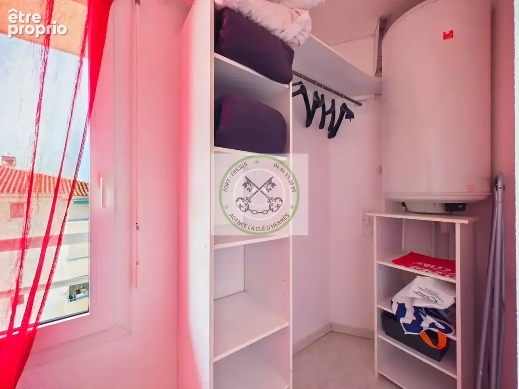 Appartement  meublé 2 pièces rénové avec vue mer et port - photo 5