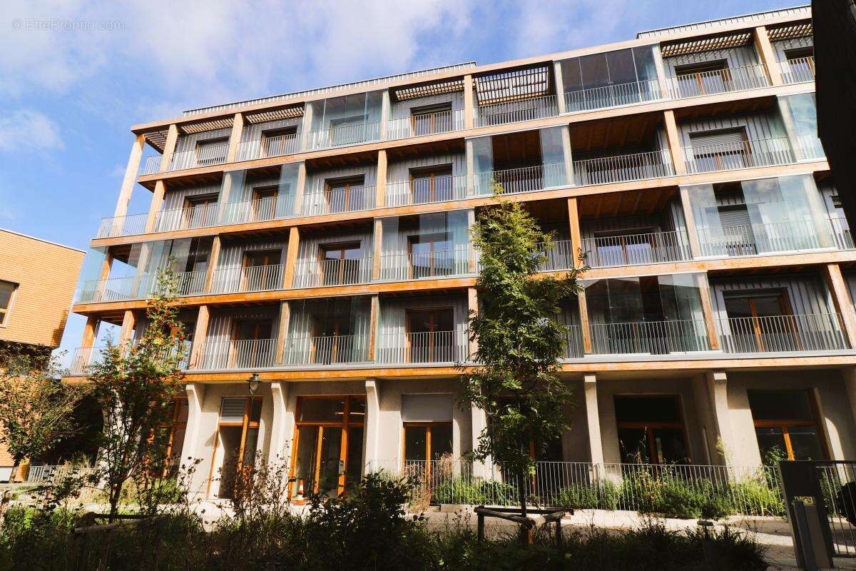 Appartement à L'ILE-SAINT-DENIS