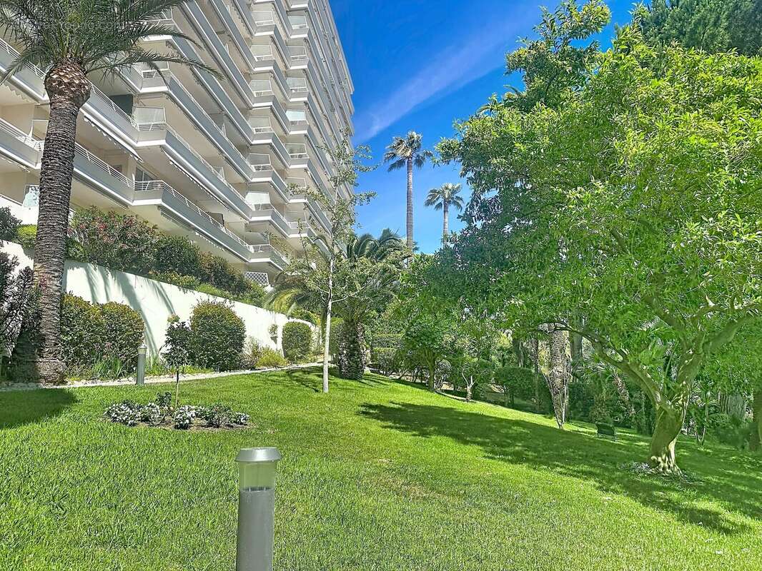 Cannes – basse californie  studio rdj avec terrasse – résidence de standing - photo 12