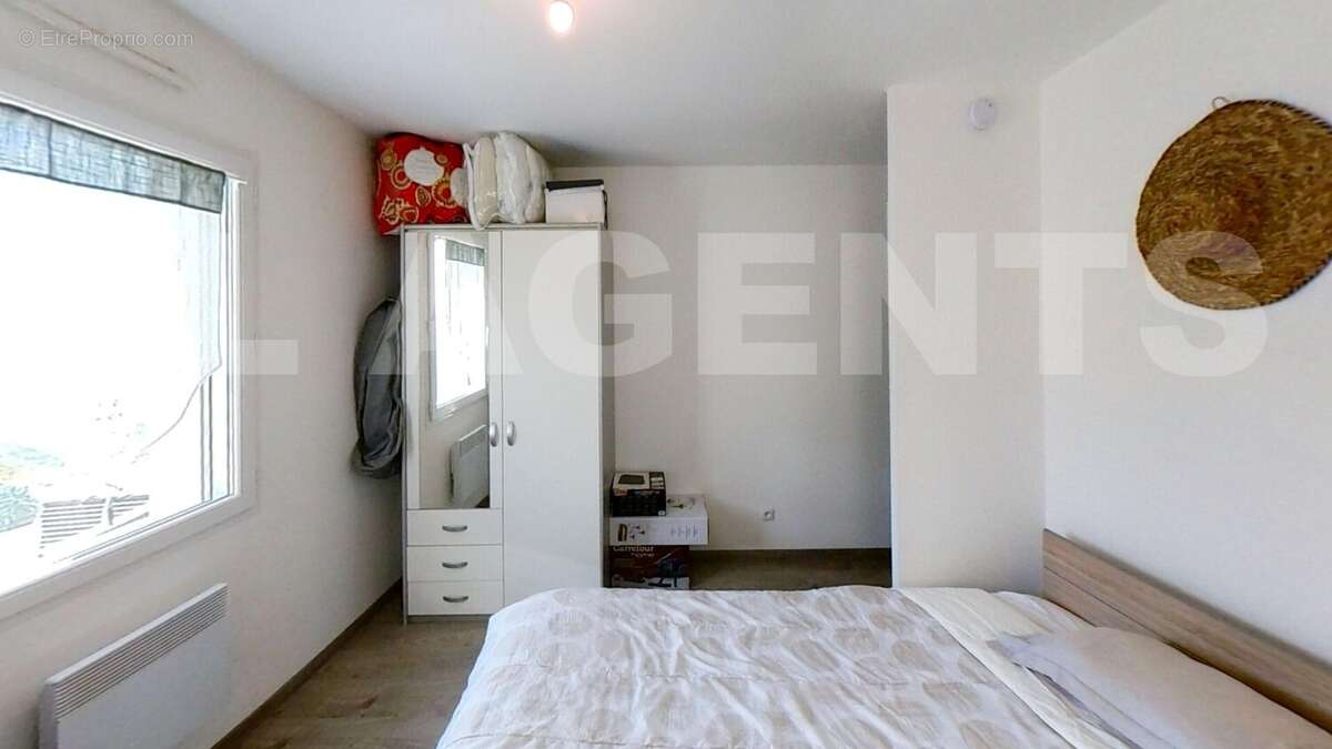 EMMANUEL-BROSSIER-Bedroom 5 - Maison à LA SUZE-SUR-SARTHE