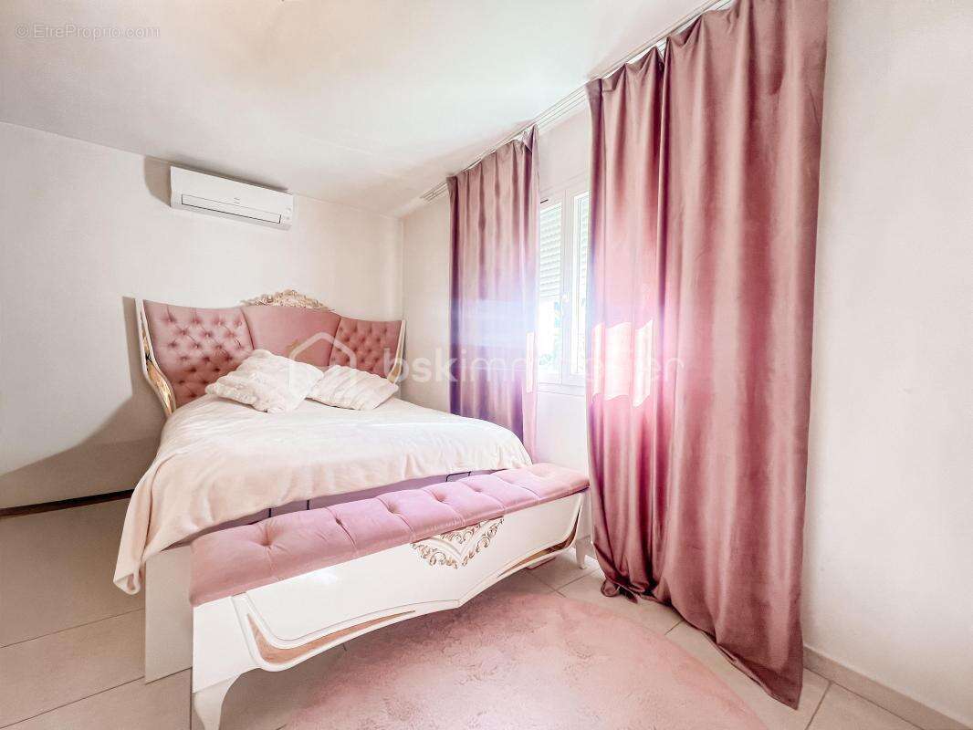 Maison à SAINT-HILAIRE-DE-BRETHMAS