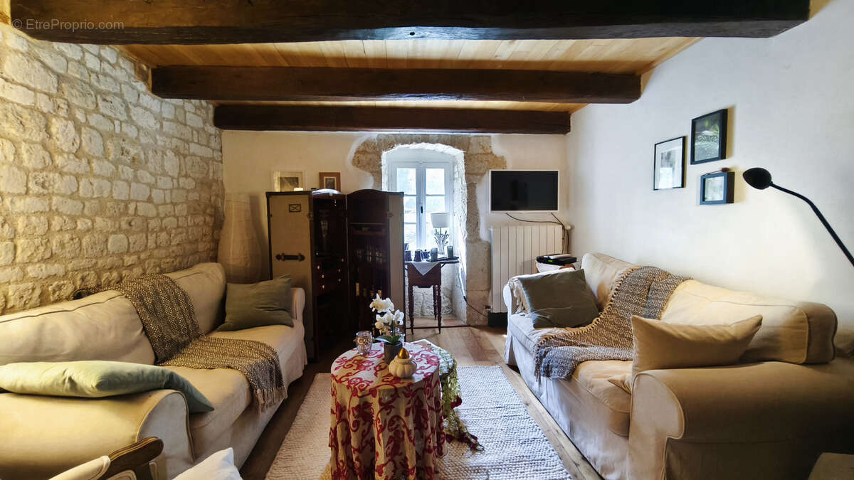 Maison à CASTELNAU-MONTRATIER