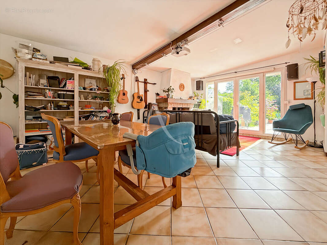 Maison à MENUCOURT