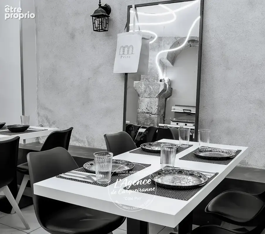 A vendre fonds de commerce restaurant idealement situe au centre ville de hyeres sur une place pleine de charm - photo 14