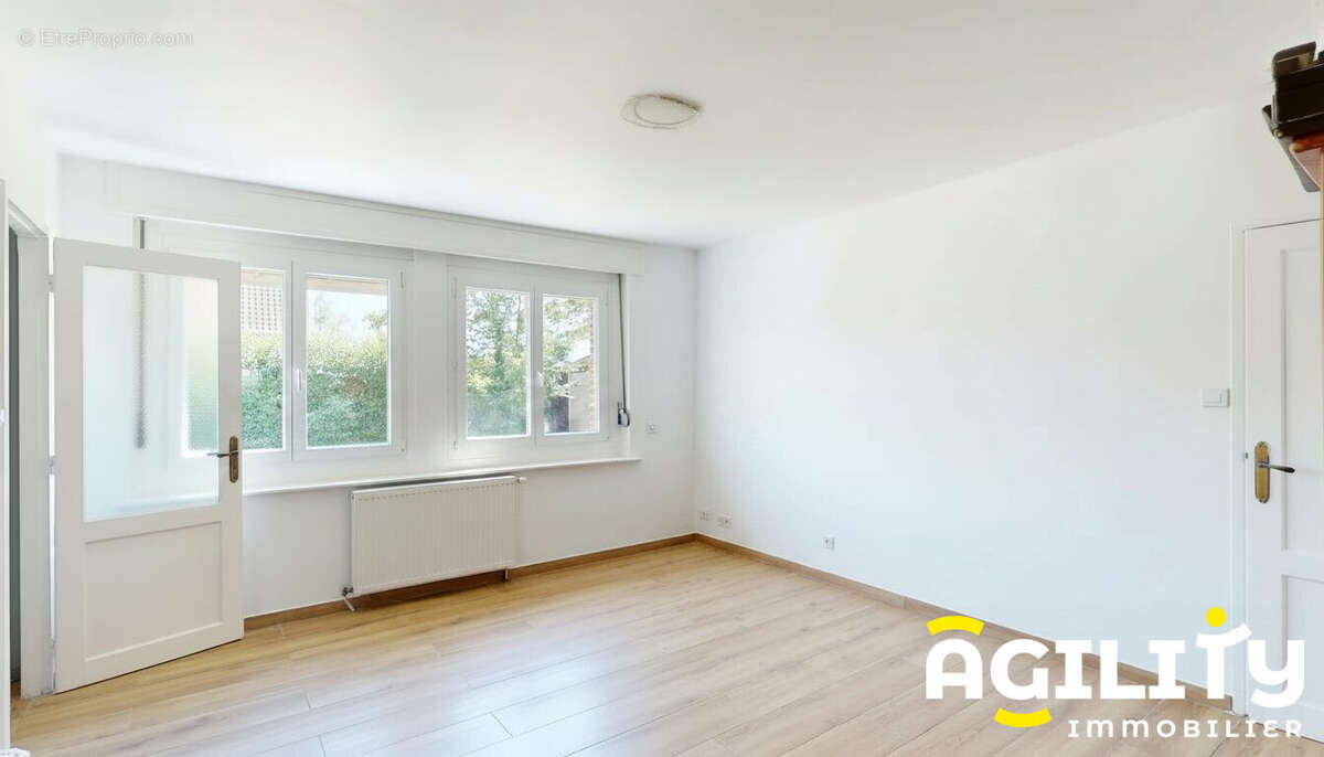 Maison 223 m² à Hecq  - photo 7
