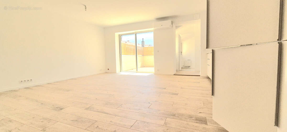 Appartement à HYERES