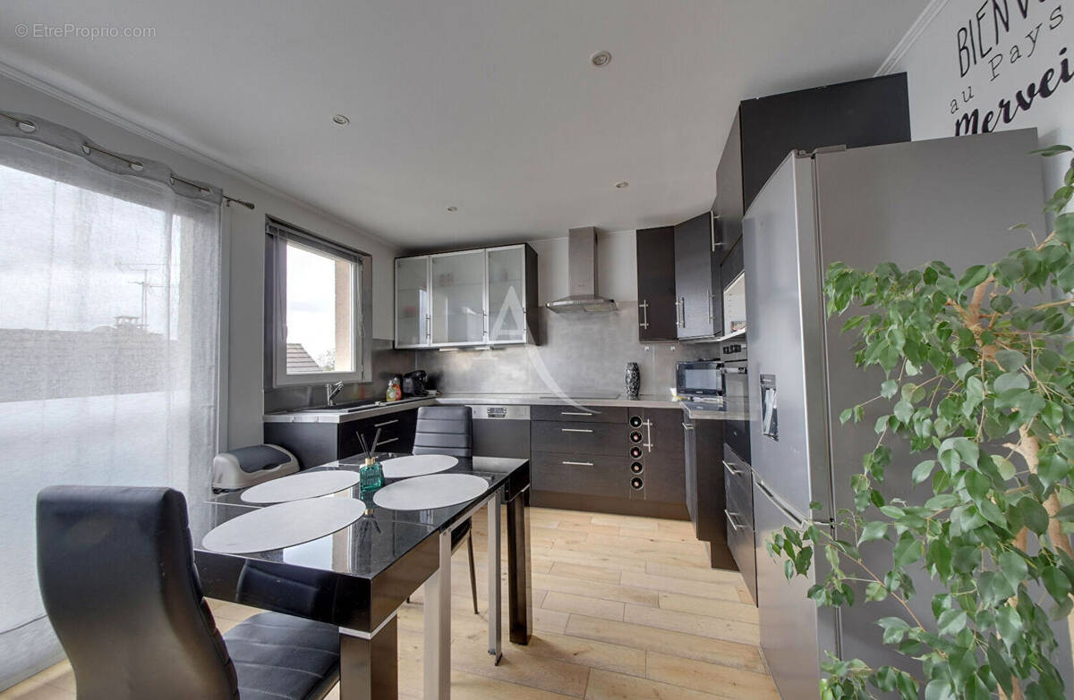 Appartement à OZOIR-LA-FERRIERE