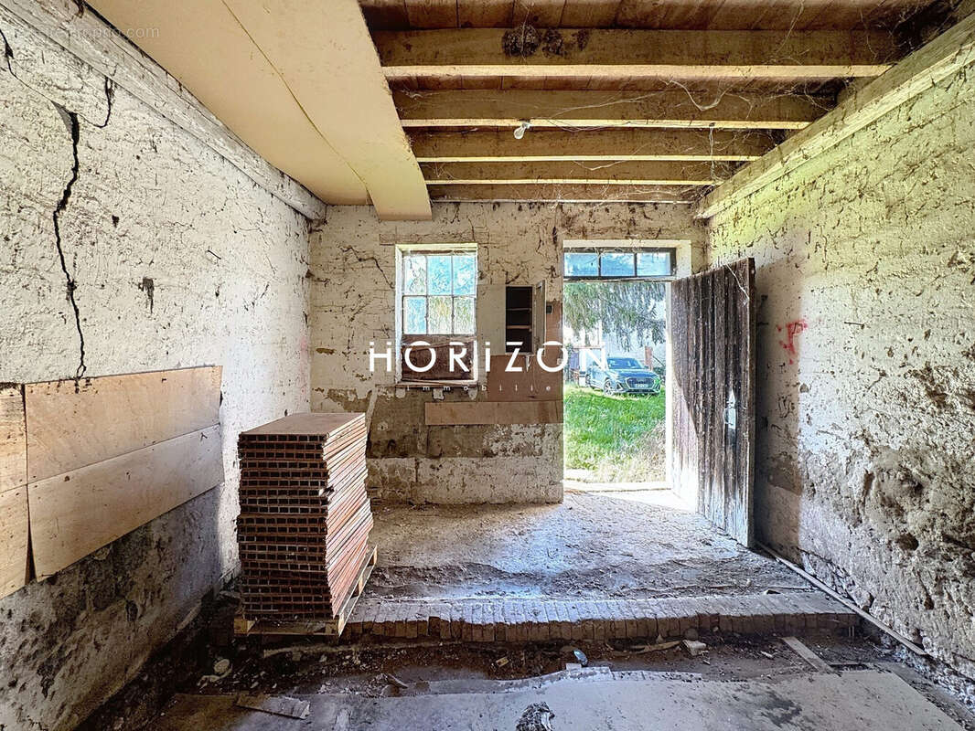 Maison 328 m² à Cormoranche-Sur-Saone  - photo 7