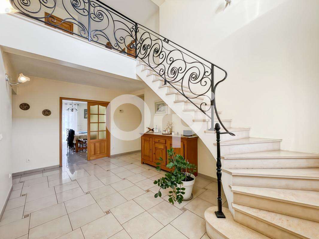 Maison à SAINTE-GEMME-MORONVAL