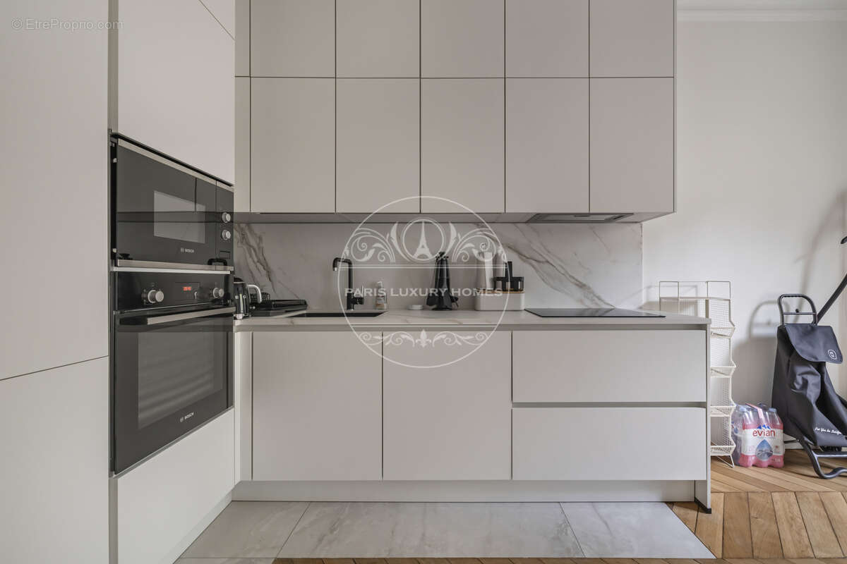 Appartement à PARIS-7E