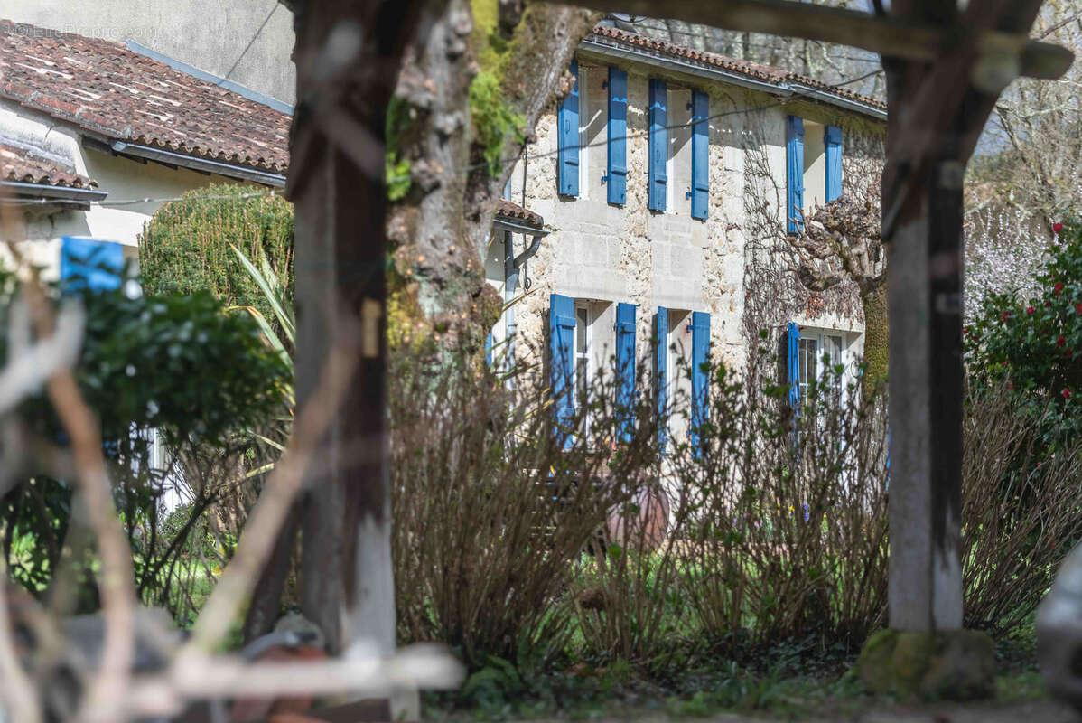 Maison à LATRESNE