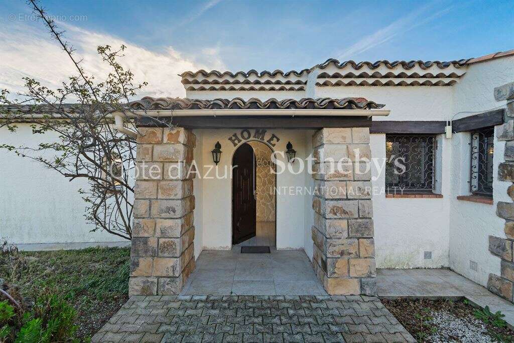 Maison à MANDELIEU-LA-NAPOULE