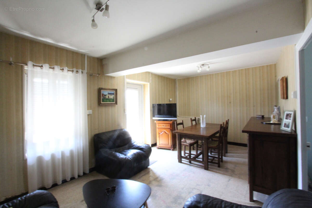 Campagne, maison T4 de 95 m2 avec deux garages et une grange, jardin - photo 2