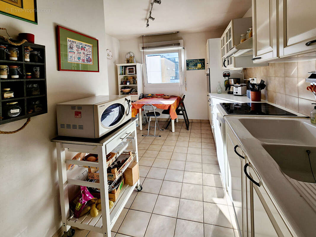 Appartement à LA GARENNE-COLOMBES