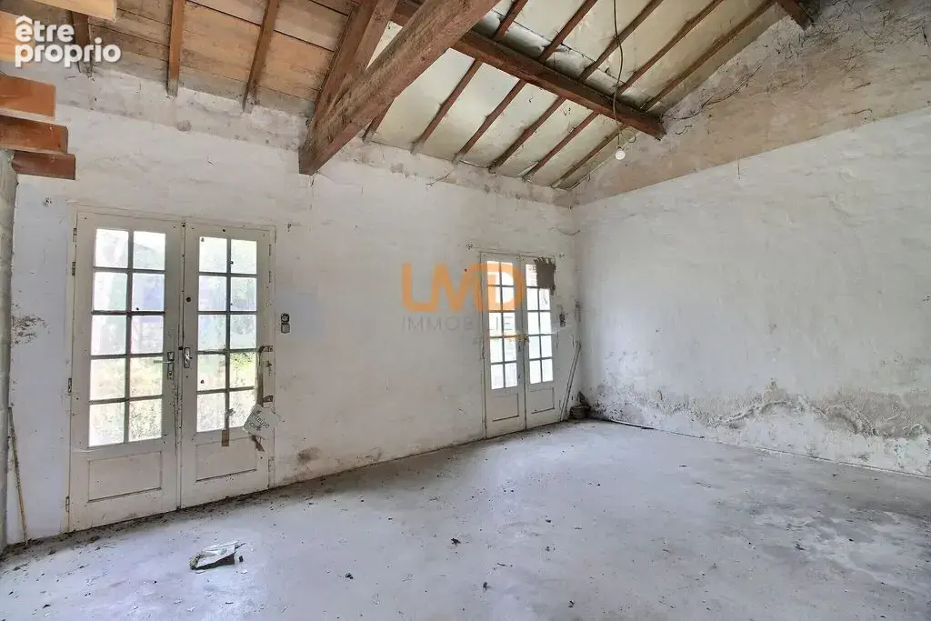 Maison à rénover avec nombreuses dépendances - photo 6
