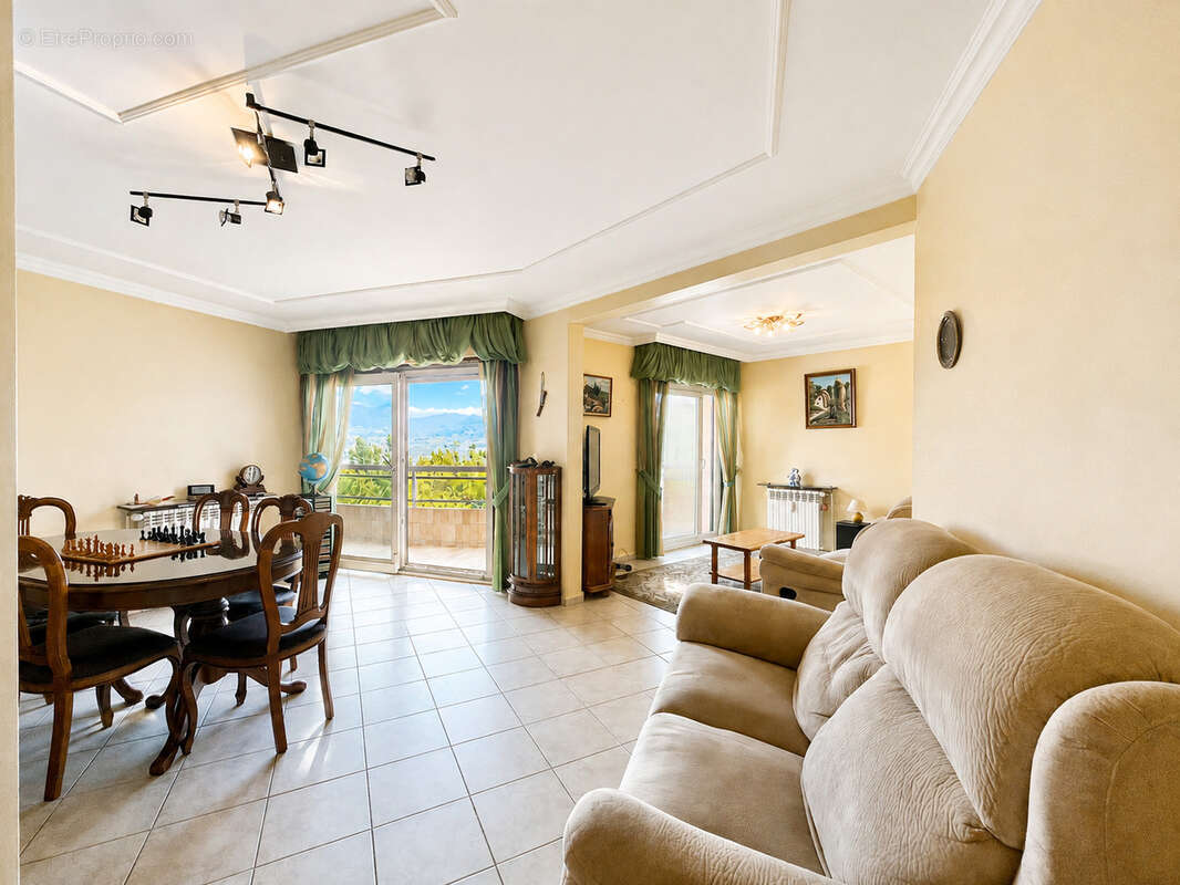 Grand T3 traversant de 79,39 m2 (loi Carrez) avec vue ! - photo 3