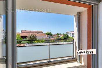 Appartement à MEYZIEU